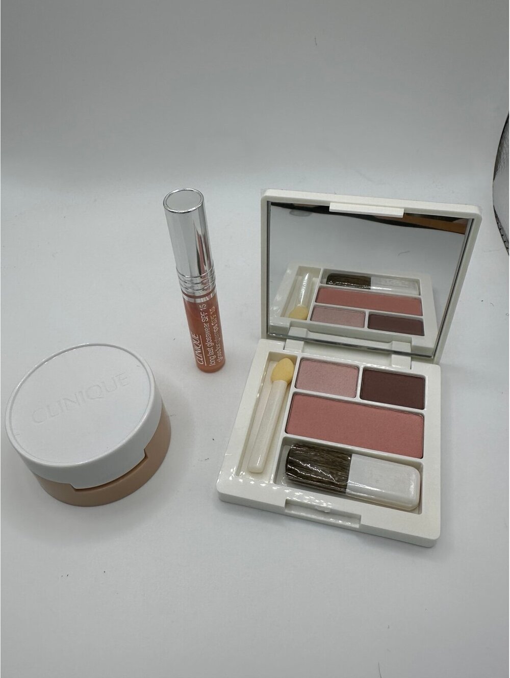 Clinique Beauty Bundle Eyeshadow, Blush, Powder, Lip Gloss NEW